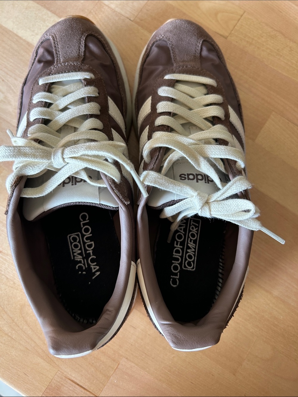 Women’s Adidas Run70s Sneakers, Size 9 - Picture 4 of 7